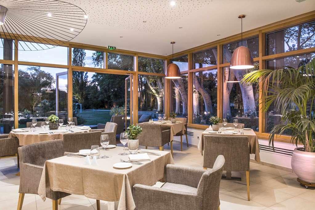 Chateau De Massillan Uchaux Restaurant photo